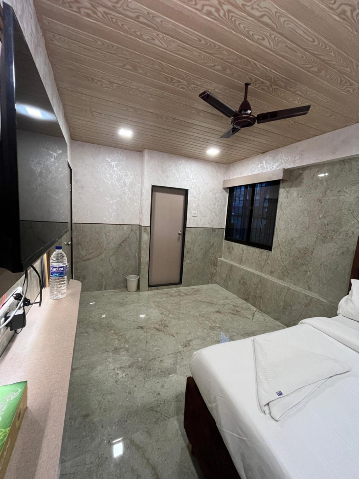 Hotel Newyork By Stayzy Rooms Mumbai Room photo