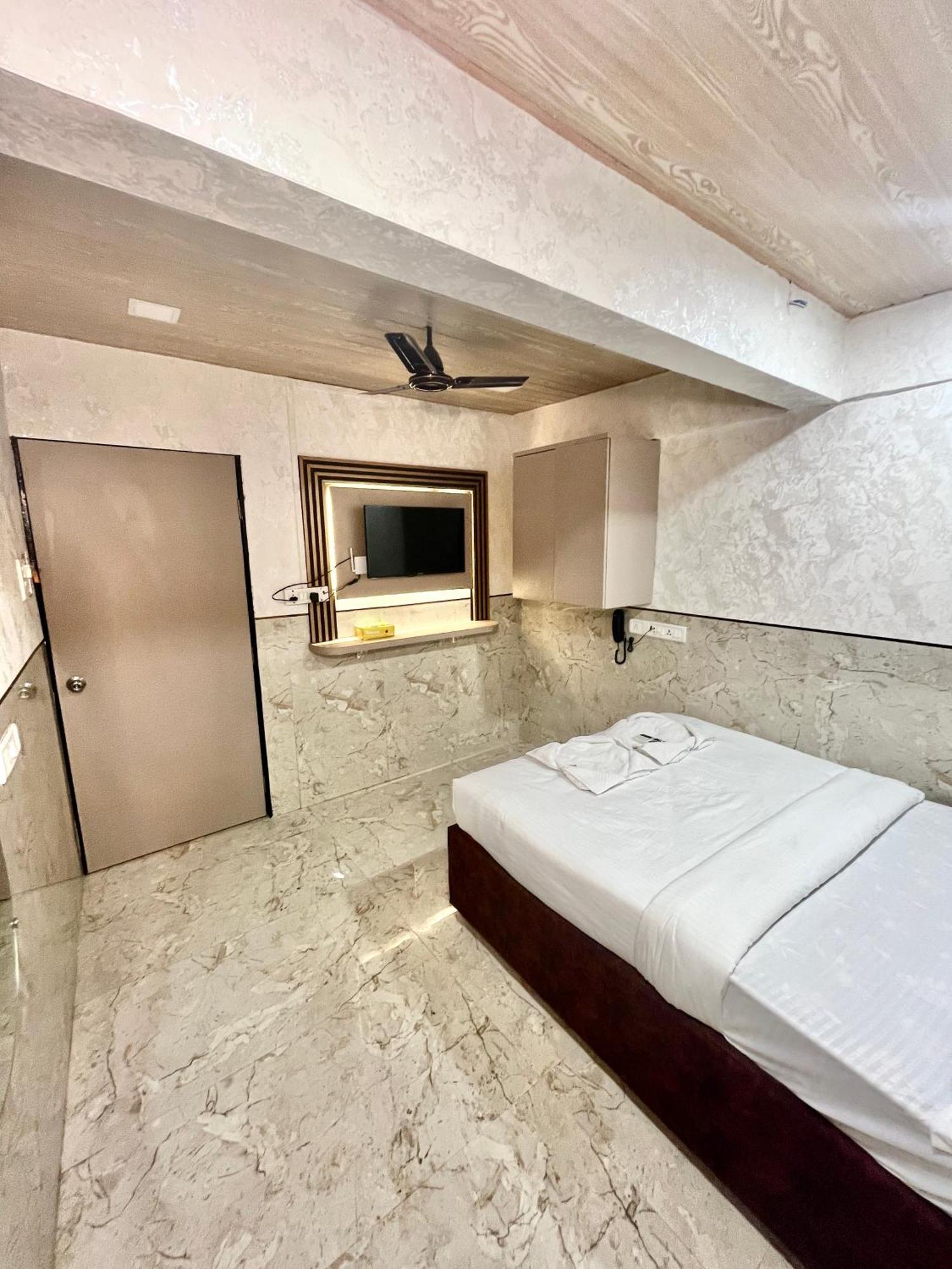 Hotel Newyork By Stayzy Rooms Mumbai Exterior photo
