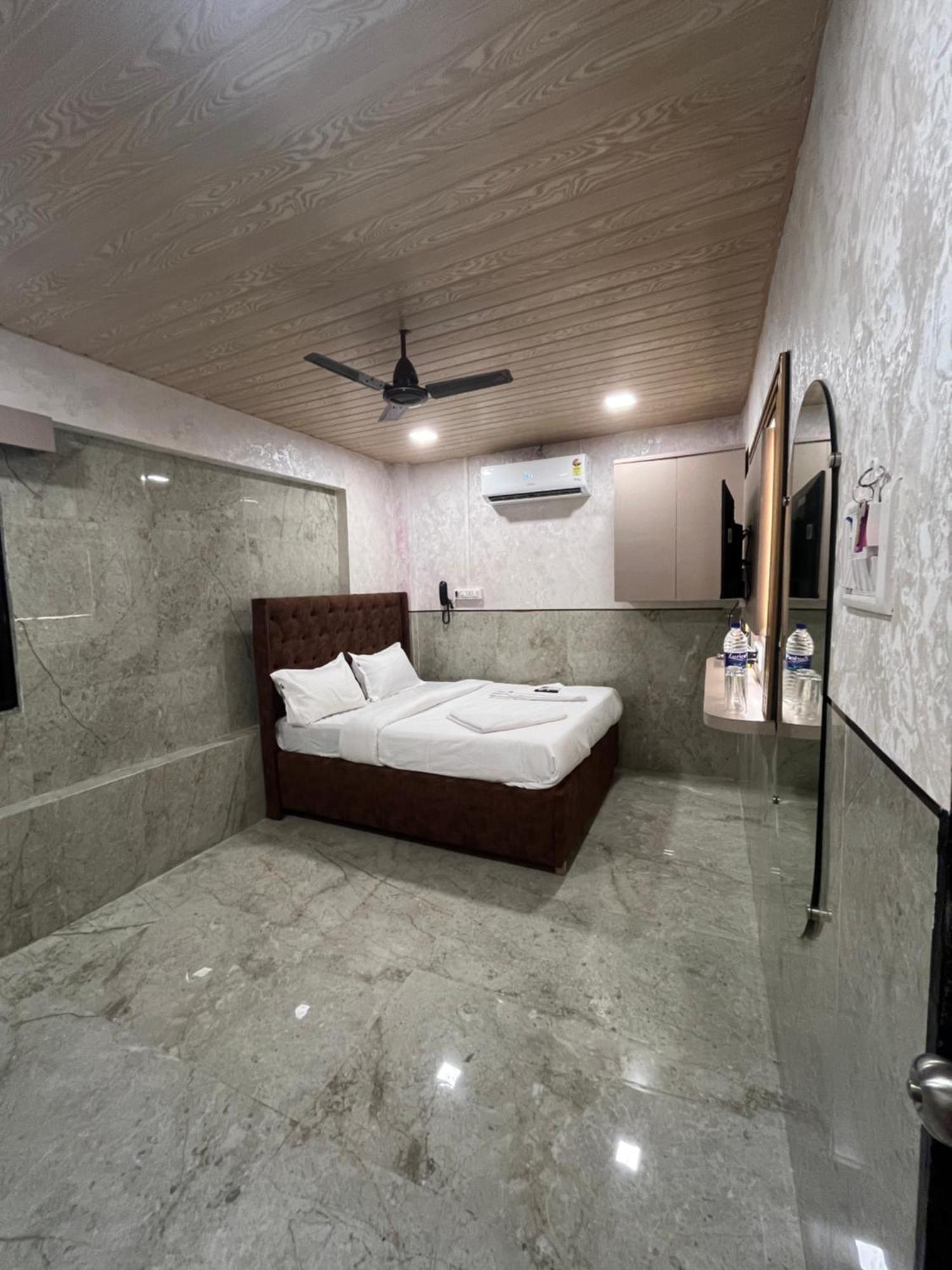 Hotel Newyork By Stayzy Rooms Mumbai Exterior photo